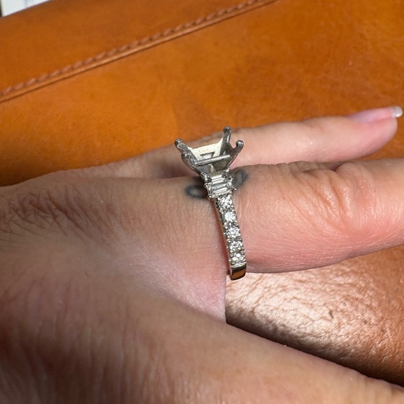 Helzberg 14kw white gold setting - Picture 13 of 13